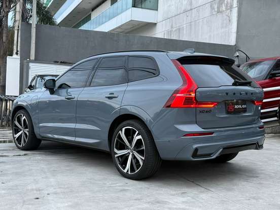 VOLVO-XC60-2022