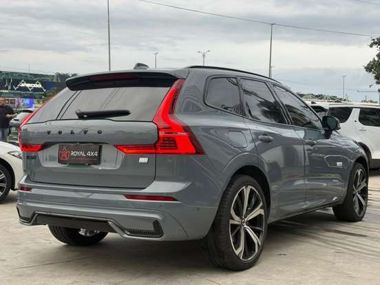 VOLVO-XC60-2022