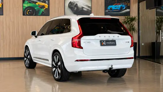 VOLVO-XC90-2023
