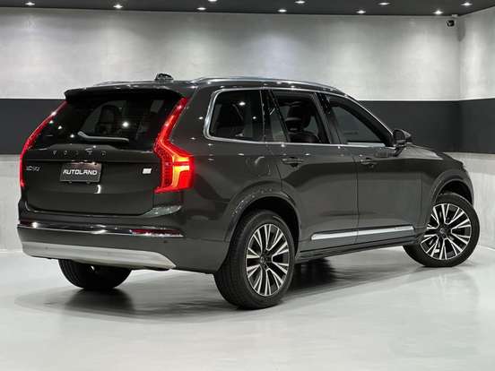 VOLVO-XC90-2021