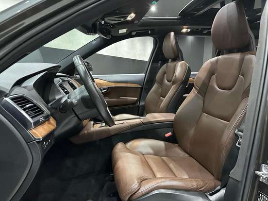 VOLVO-XC90-2021