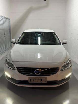 VOLVO S60 2.0 T5 KINETIC 16V TURBO GASOLINA 4P AUTOMÁTICO