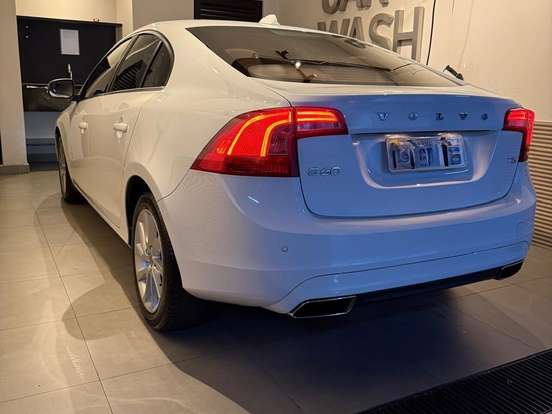 VOLVO-S60-2.0 T5 KINETIC 16V TURBO GASOLINA 4P AUTOMÁTICO VOLVO-S60-2015