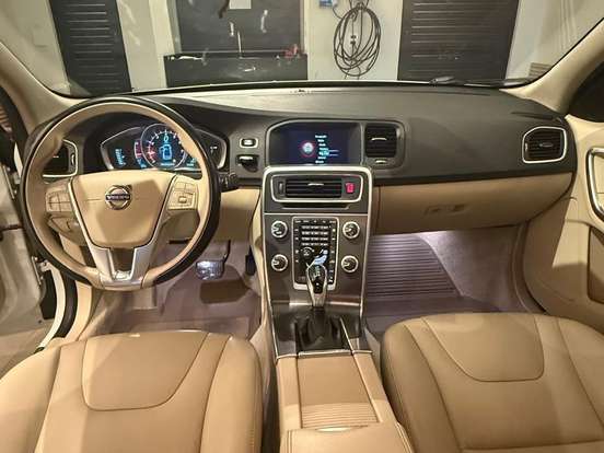 VOLVO-S60-2.0 T5 KINETIC 16V TURBO GASOLINA 4P AUTOMÁTICO VOLVO-S60-2015