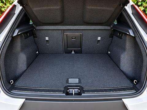 VOLVO-XC40-1.5 T5 RECHARGE R-DESIGN GEARTRONIC VOLVO-XC40-2021