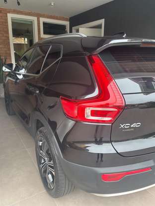 VOLVO-XC40-2020