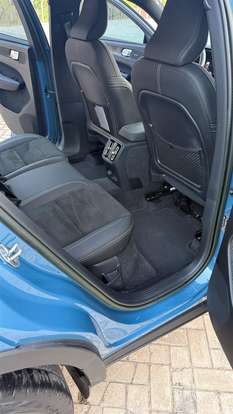 VOLVO-XC40-2022