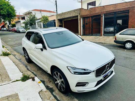 VOLVO-XC60-2021