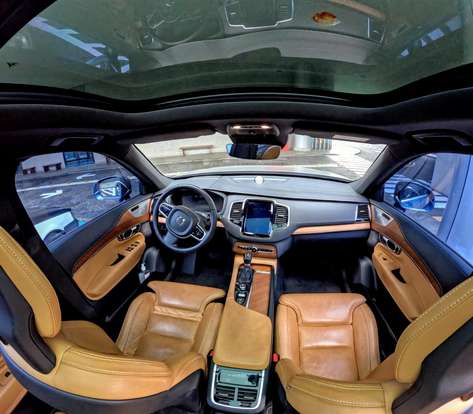 VOLVO-XC90-2017