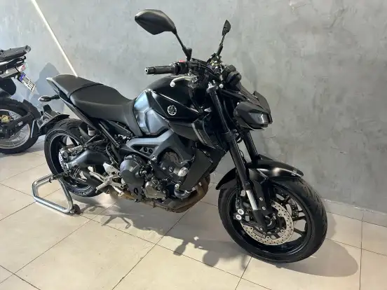 YAMAHA-MT-09-2023