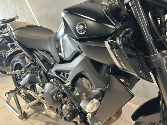 YAMAHA-MT-09-2023