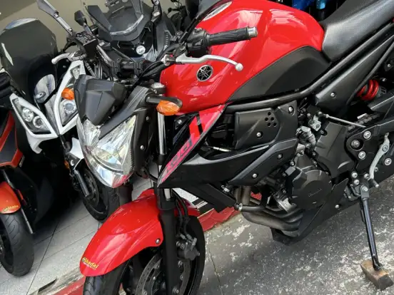 YAMAHA-XJ6 N YAMAHA-XJ6 N-2011