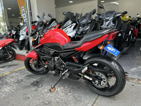 YAMAHA-XJ6 N YAMAHA-XJ6 N-2011