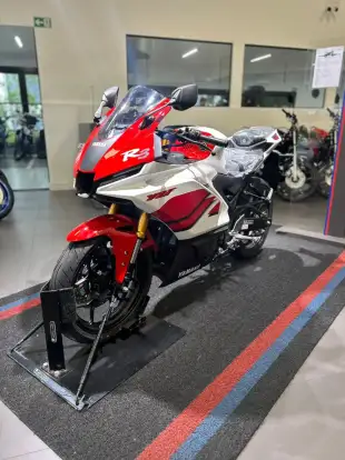 YAMAHA-YZF R3 ABS CONNECTED 70th ANNIVERSARY YAMAHA-YZF R3 ABS CONNECTED 70th ANNIVERSARY-2026