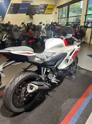 YAMAHA-YZF R3 ABS CONNECTED 70th ANNIVERSARY YAMAHA-YZF R3 ABS CONNECTED 70th ANNIVERSARY-2026