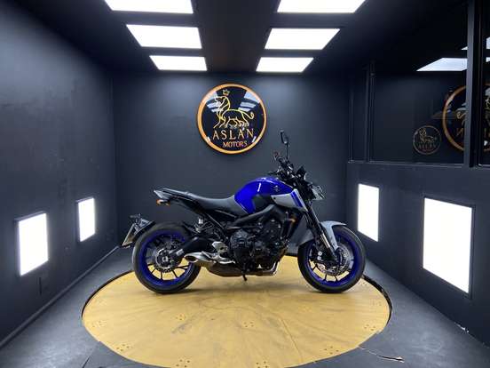 YAMAHA-MT-09-2021
