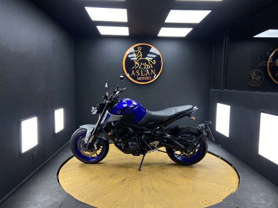 YAMAHA-MT-09 YAMAHA-MT-09-2021