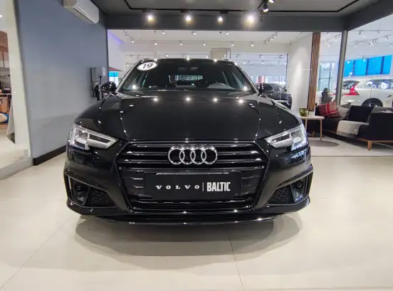AUDI-A4-2019