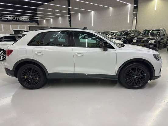 AUDI-Q3-2020