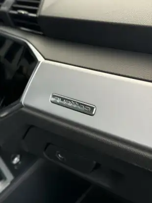 AUDI-Q3-2022