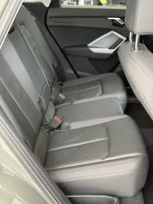 AUDI-Q3-2022