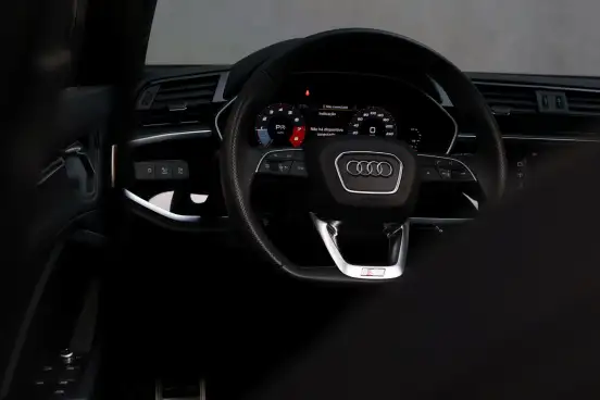 AUDI-Q3-2022