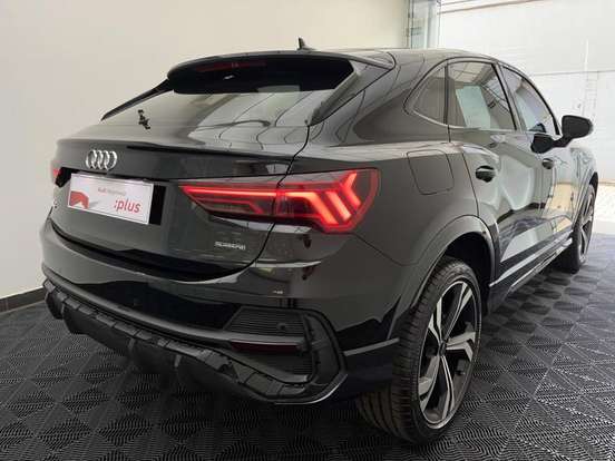 AUDI-Q3-2023