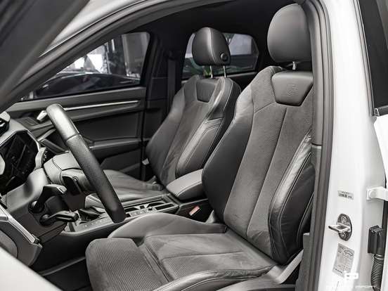 AUDI-Q3-2022