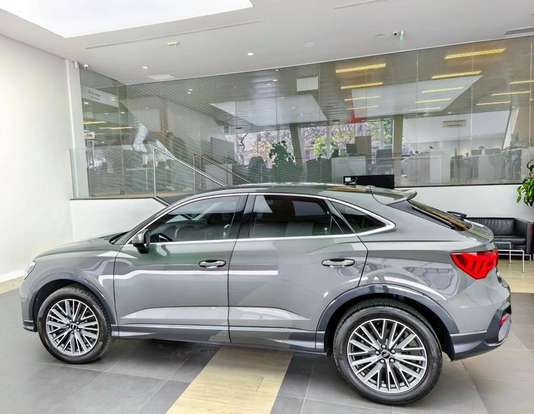 AUDI-Q3-2024