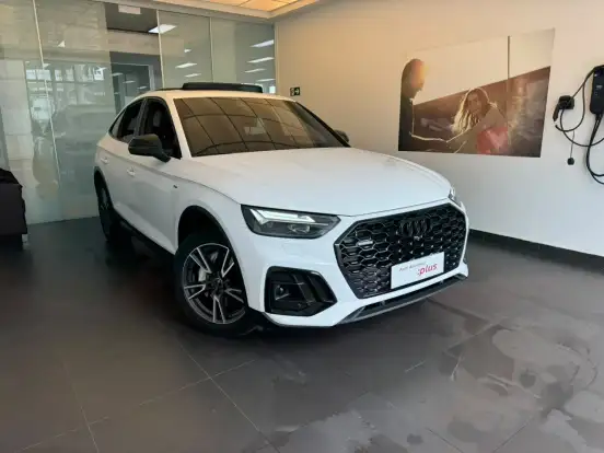 AUDI-Q5-2022