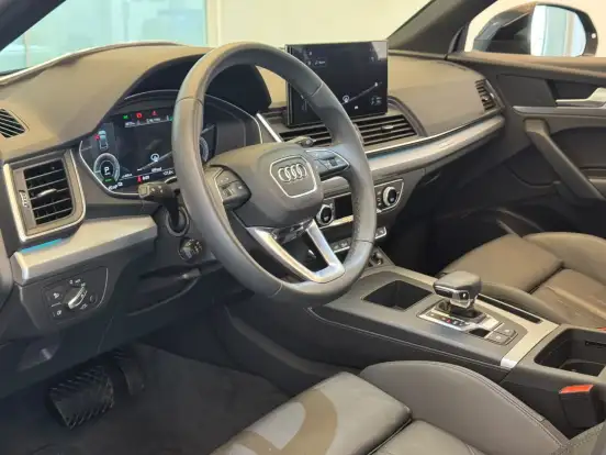 AUDI-Q5-2023