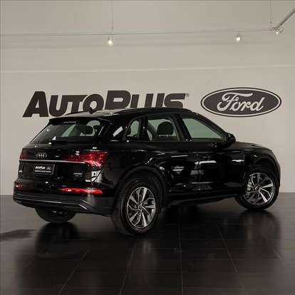 AUDI-Q5-2023