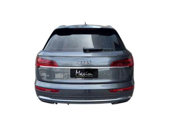 AUDI-Q5-2022