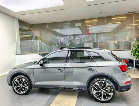 AUDI-Q5-2024