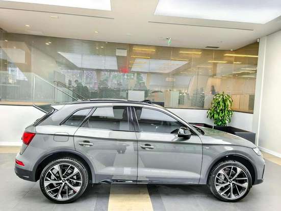 AUDI-Q5-2024