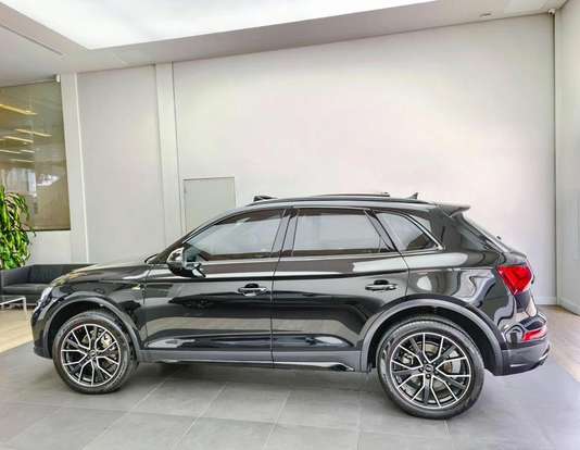 AUDI-Q5-2024