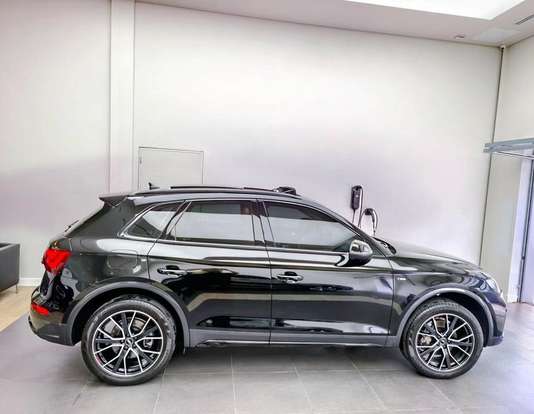 AUDI-Q5-2024