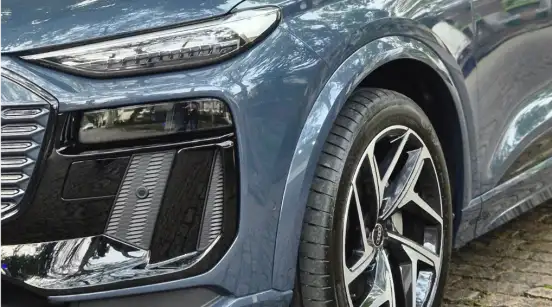 AUDI-Q6 E-TRON-2024
