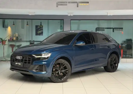 AUDI-Q8-2020