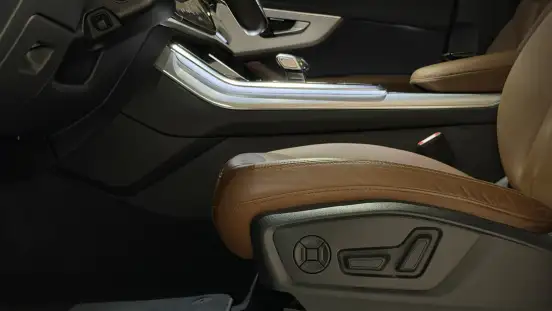 AUDI-Q8-2020