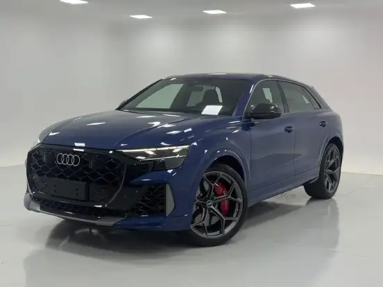 AUDI-RS Q8-2025