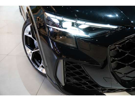 AUDI-RS Q8-2025