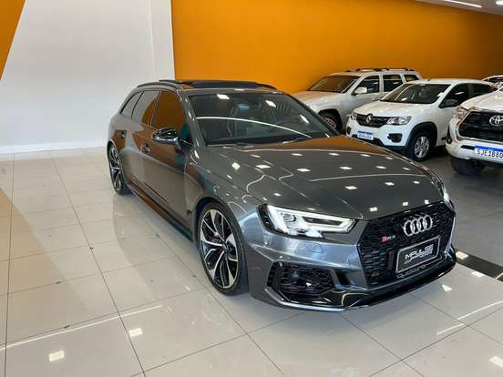 AUDI-RS4-2019