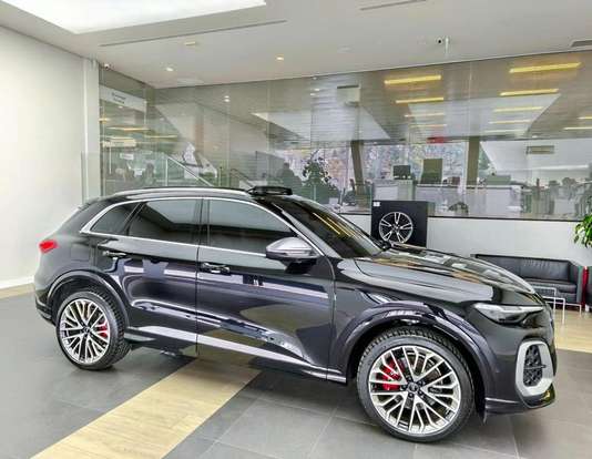 AUDI-SQ5-2025