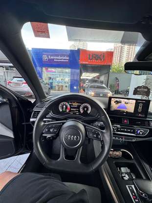 AUDI-A4-2021