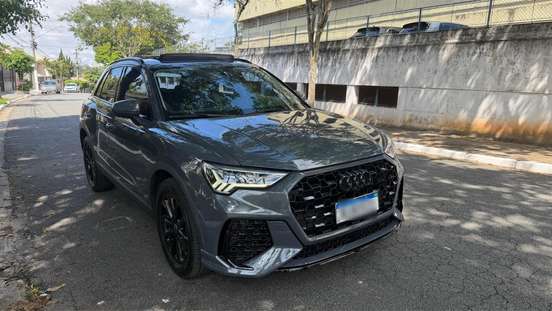 AUDI-Q3-2021