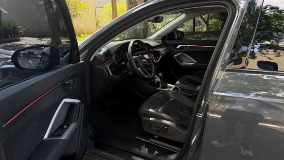 AUDI-Q3-2021