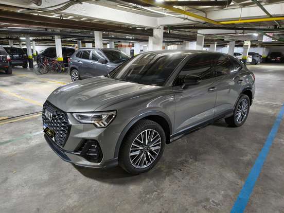 AUDI-Q3-2023