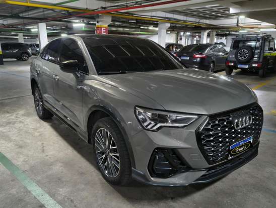 AUDI-Q3-2023