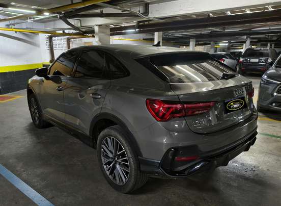 AUDI-Q3-2023